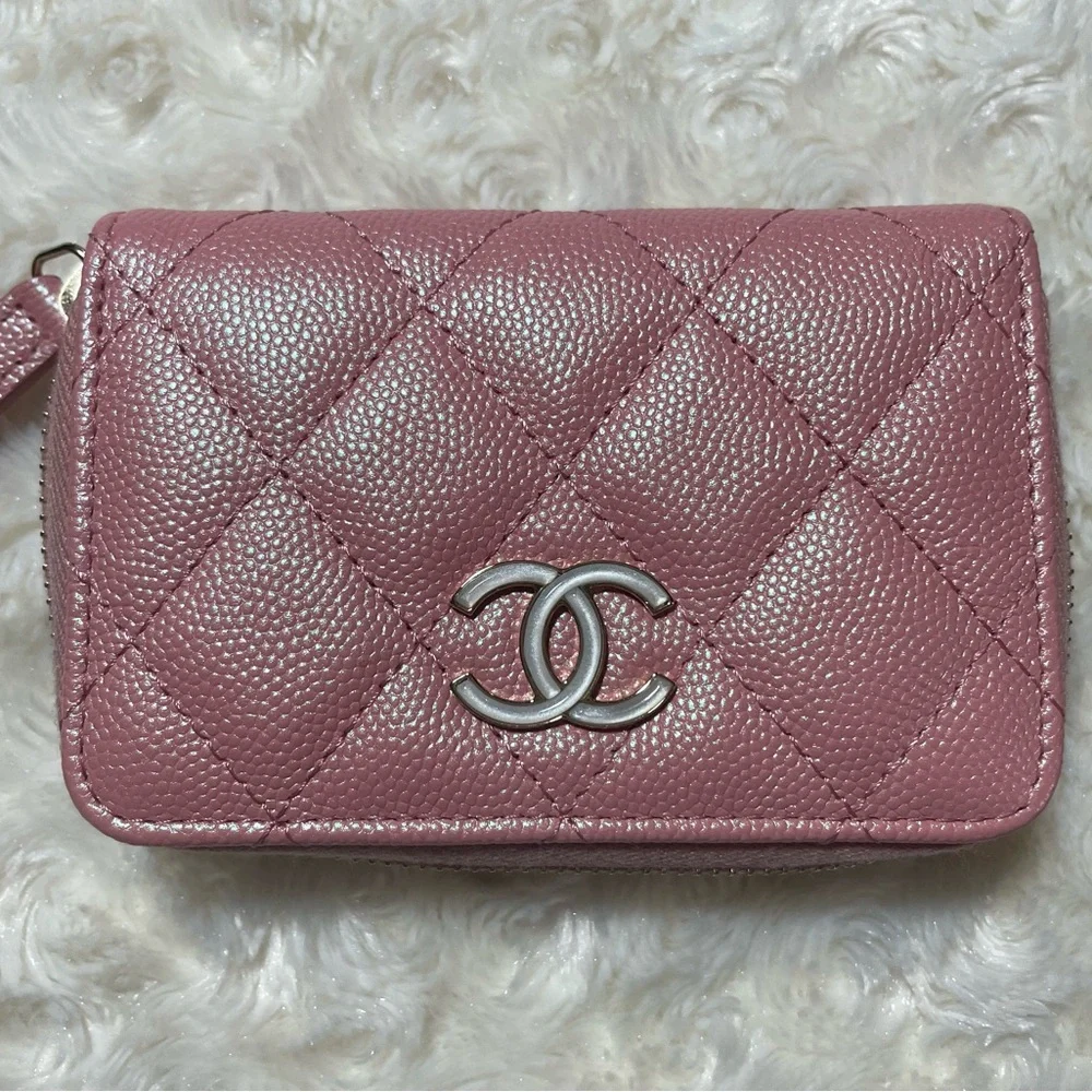Chanel Iridescent Pink Caviar Leather Card Case